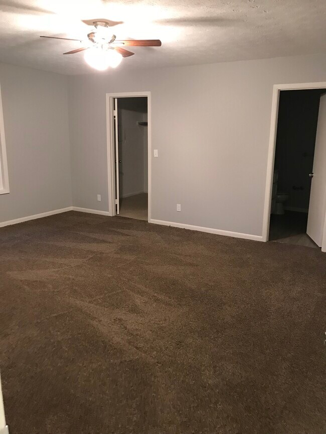 Foto del edificio - 502 Woodland Dr