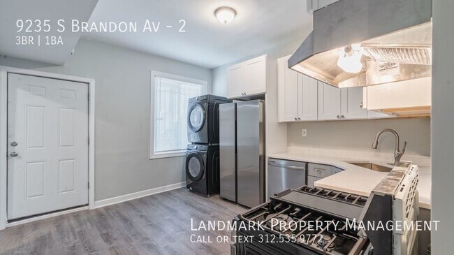 Building Photo - ?9235 S Brandon Ave #2