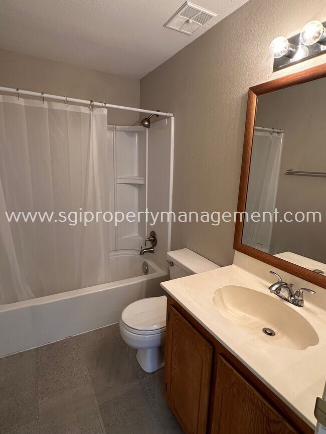 Building Photo - Upgraded Tempe Property Minutes From ASU