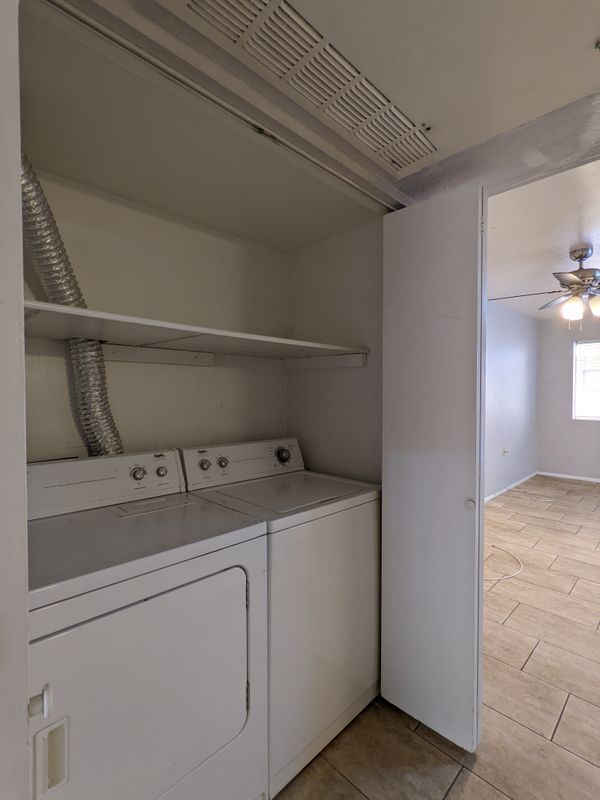 Foto del edificio - 12221 W Bell Rd