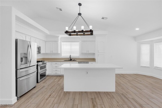 Foto del edificio - 8201 Bolingbrook Ave