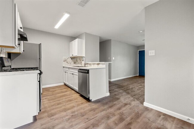 Foto del edificio - 10007 Quail Valley Blvd