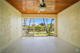 Building Photo - 722 SW 35th St