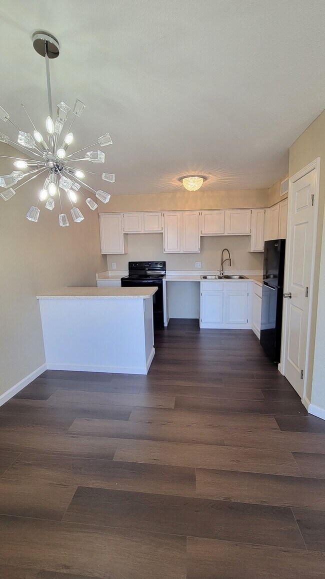 Foto del edificio - Cozy 1BR/1BA Condo Near Pima College & Dow...