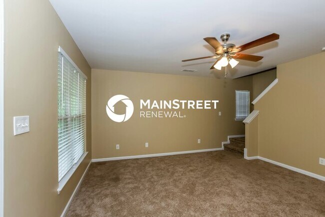 Building Photo - 3 Bedroom Pet-Friendly Home in Charlotte, NC with Main Street Renewal