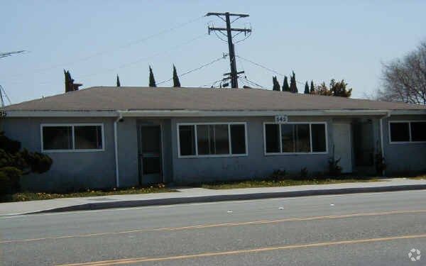 Building Photo - 645 Victoria St