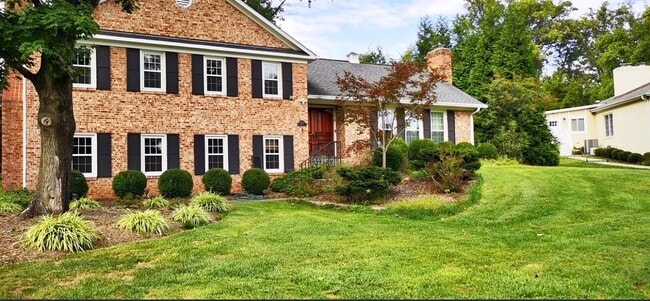 Photo - 1214 Vinita Ln House