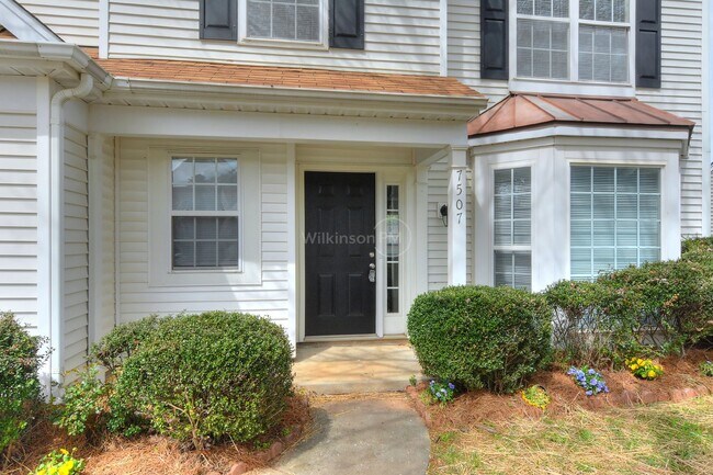 Building Photo - Beautiful 3br/2.5bth Home with Bonus Room ...