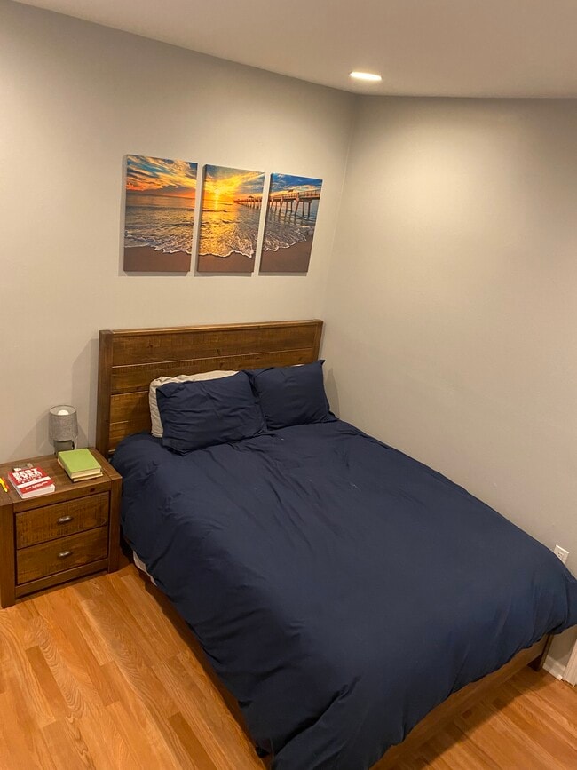 Building Photo - 3633 N Elston Ave