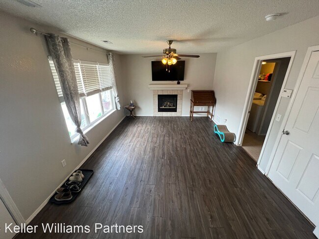 Foto del edificio - 5 br, 4 bath House - 1063 Clogger Ln