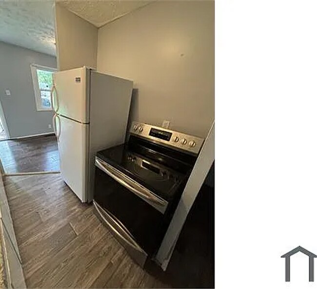 Foto del edificio - Newly Remodeled 4bed/1 bath Total Electric Home