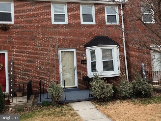 Building Photo - 1665 Thetford Rd