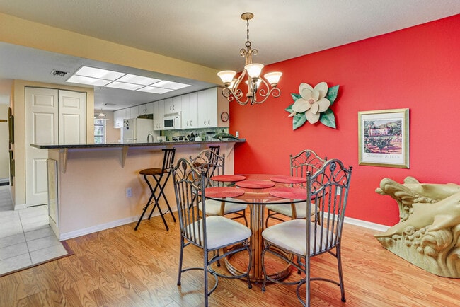 Building Photo - 6610 Gasparilla Pines Blvd