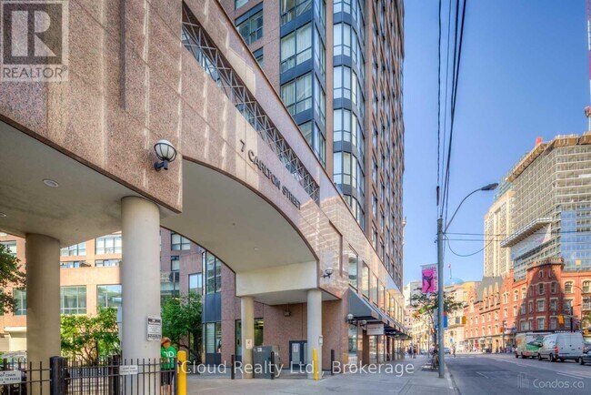 Photo du bâtiment - 7 Carlton St.