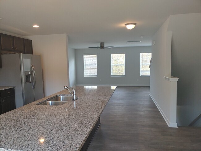 Building Photo - 8220 Waxhaw Hwy