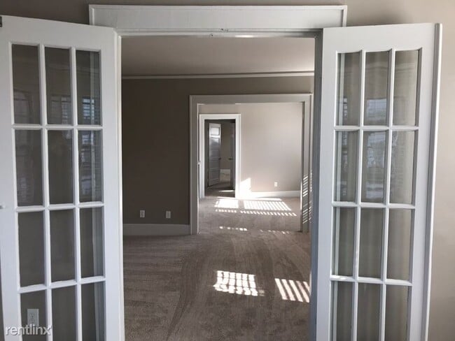 Building Photo - 2 br, 1 bath Apartment - 511 Rock St
