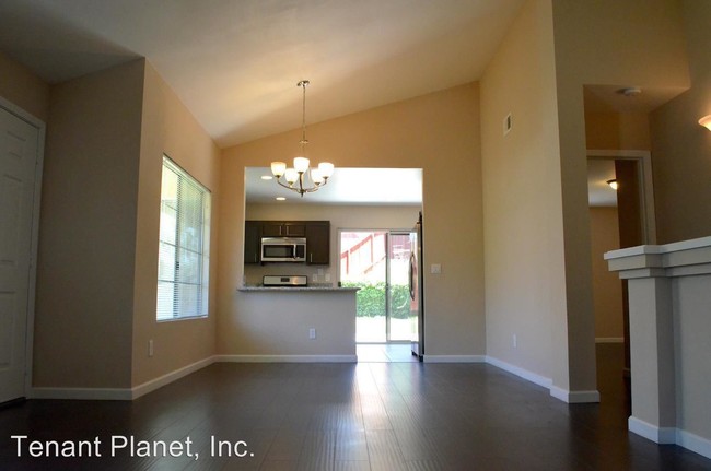 Building Photo - 561 Nantucket Dr