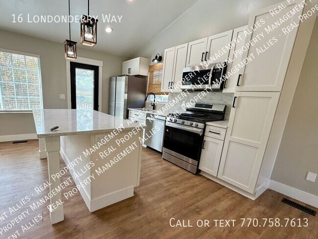 Building Photo - 16 Londonderry Way