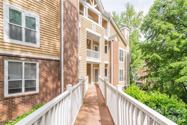 Foto del edificio - 2516 Cranbrook Ln