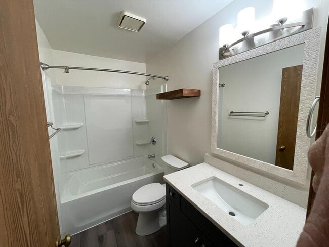 Building Photo - 1332 Field Ct
