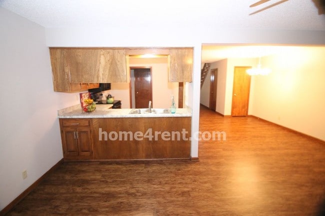 Building Photo - 10804 W 116th St