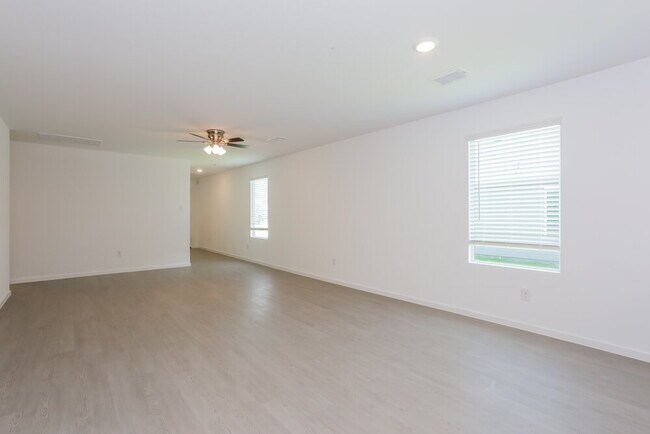 Building Photo - 1612 Limpkin Dr