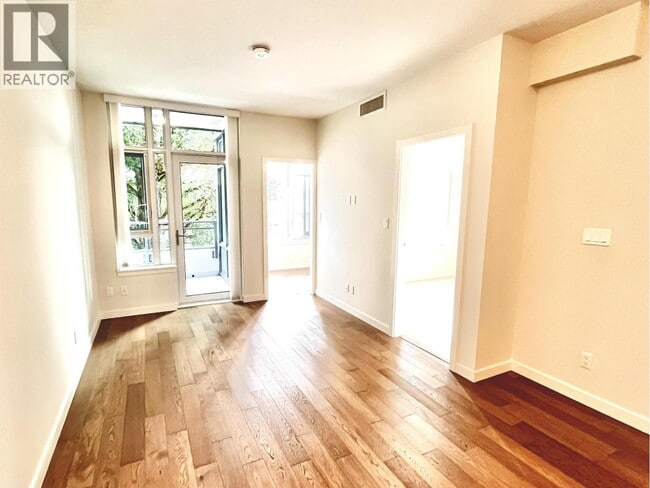Photo du bâtiment - 2033 W 10th Ave