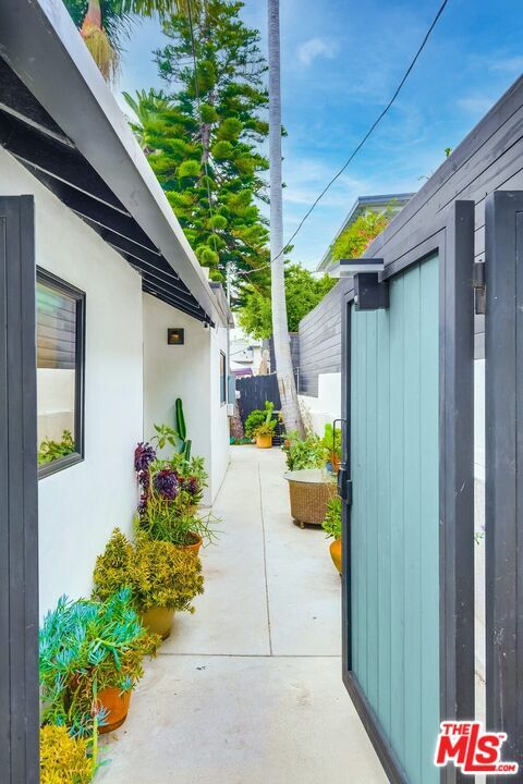 Foto del edificio - 2124 Montana St