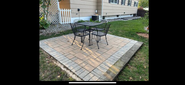 Building Photo - 4 N Alice Ct