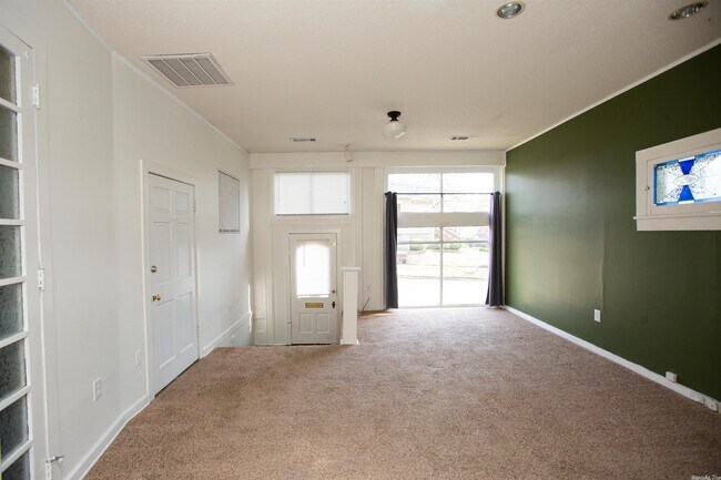 Building Photo - 4510 Lee Ave