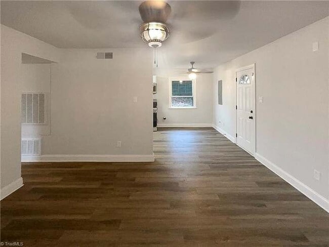 Building Photo - 4043 Larkspur Pl