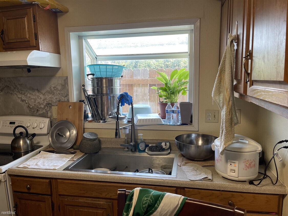 Building Photo - 2 br, 1 bath House - 1654 Southwest 114th ...