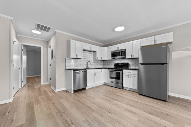 Foto del interior - Newly Renovated Flats & Townhomes in the Heart of Angier! Pets Welcome!