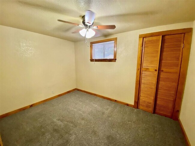 Building Photo - Apartments near Grapevine Lake
