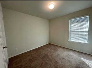Building Photo - 910 Amber St
