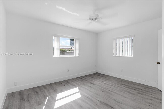 Foto del edificio - 5215 SW 128th Ave