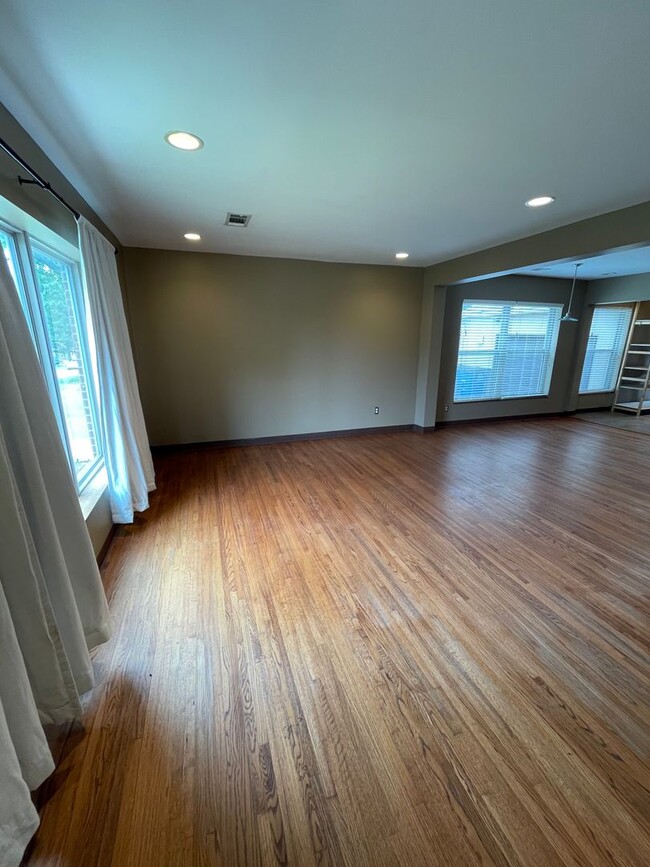Foto del edificio - Updated Florence Park South Bungalow! 2 Be...