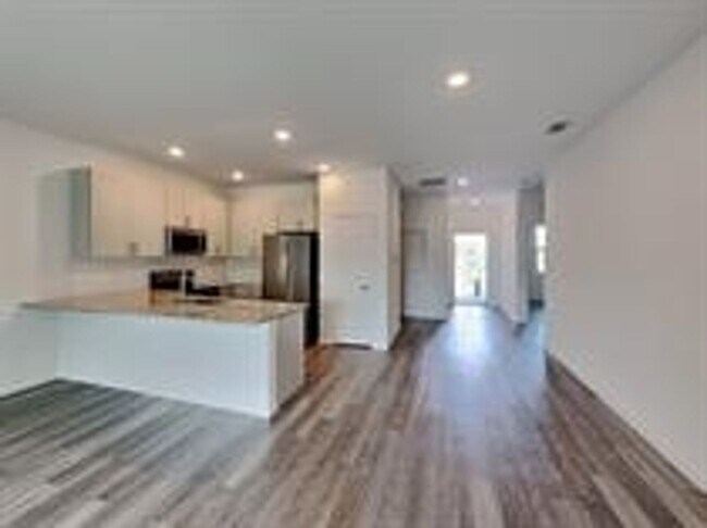 Foto del edificio - 24503 Zephyr Ct