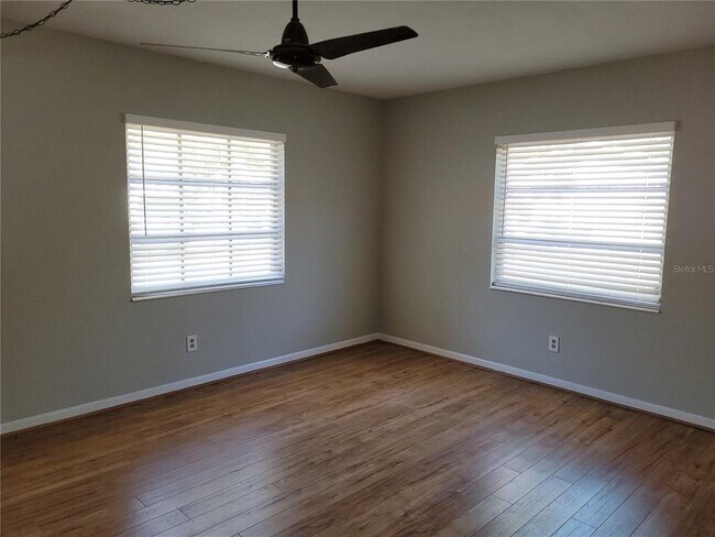 Foto del edificio - 8755 93rd St N