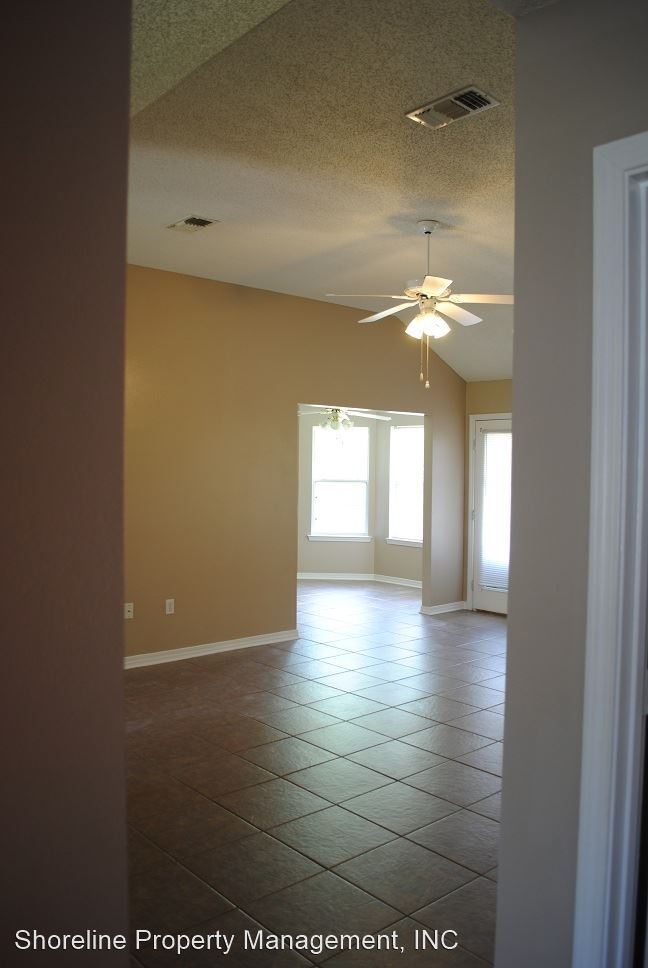 Building Photo - 3 br, 2 bath House - 11724 Quail Creek Drive