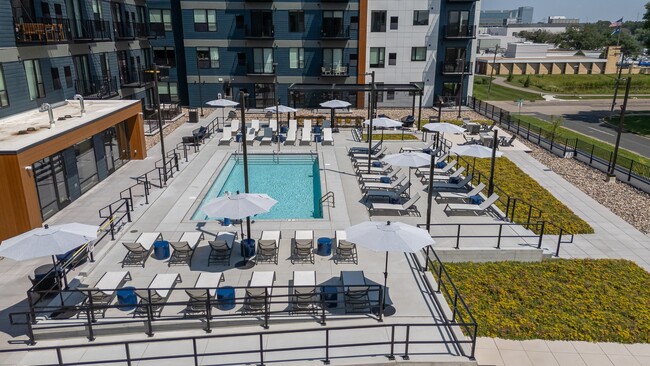 eddi_sm_2024_0802-50 - Oaks Pentagon Village