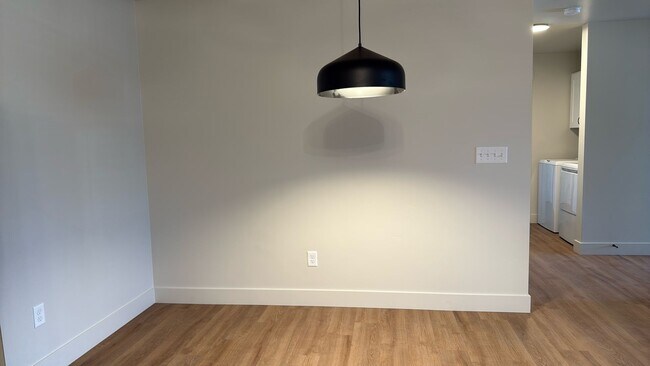 Foto del edificio - 2 bed 2 bath apartment (FIRST MONTH RENT F...