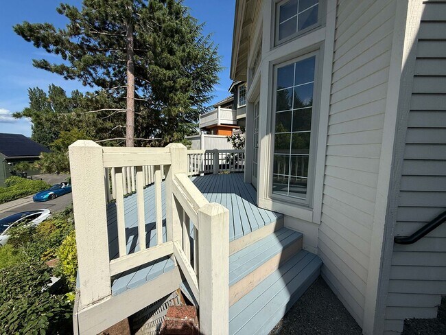 Building Photo - 4bd/3.25ba Seattle House