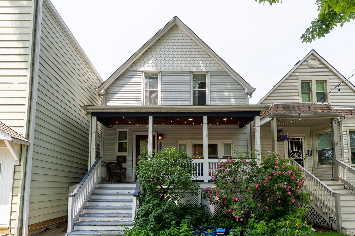 Primary Photo - 2156 W Cuyler Ave