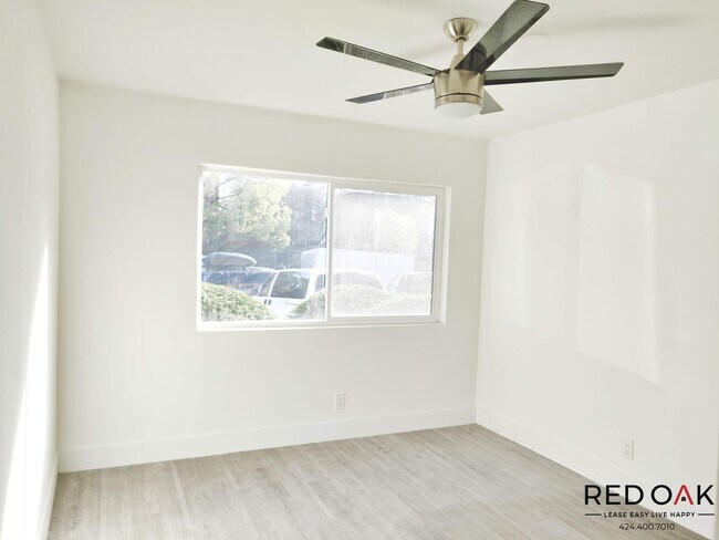 Foto del edificio - 2177 W 25th St