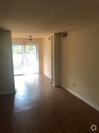 Building Photo - 2021 Harvest Ln