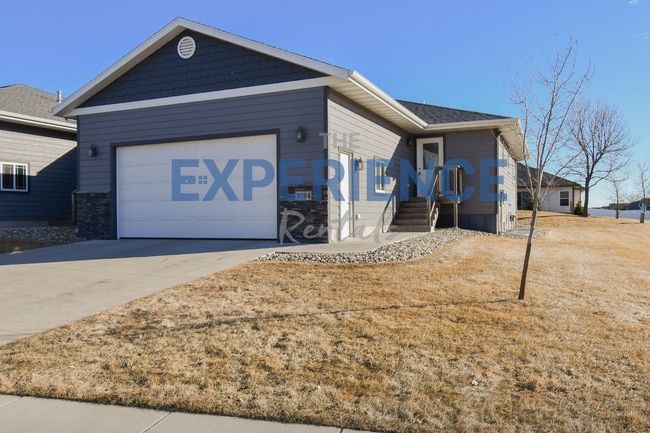 Building Photo - 3704 S Outfield Cir