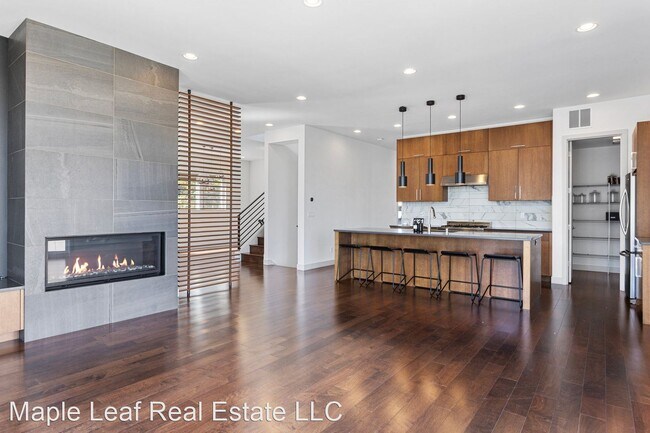 Foto del edificio - 3 br, 4 bath House - 2516 East Helen Street