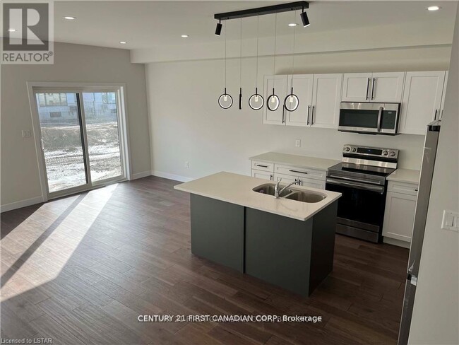 Building Photo - 140 Doan Dr