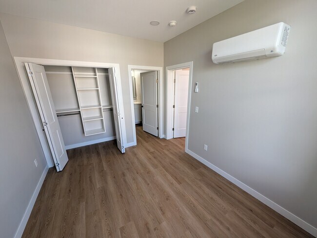 Dormitorio - 1 N Minnesota St
